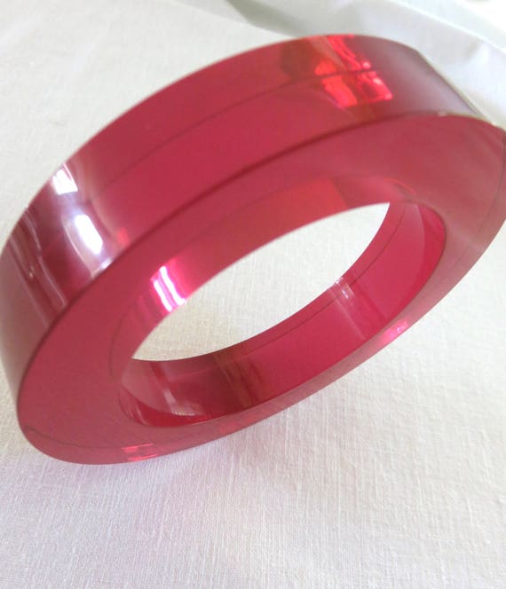 Circa 1970. Pink Plastic Bracelet, Art Plastic Bangle 