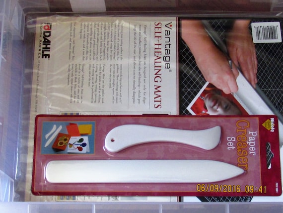 Iris Folding Supplies Kit: Exacto Knife, Cutting Mat. Cutter Bee, Mini & 8  Scissors. Scotch Tape, Bone Folders, Mounting Squares, Container 