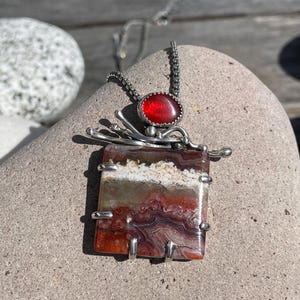 Laguna Lace Achat und Sterling Anhänger mit mexikanischen Feueropal Edelstein