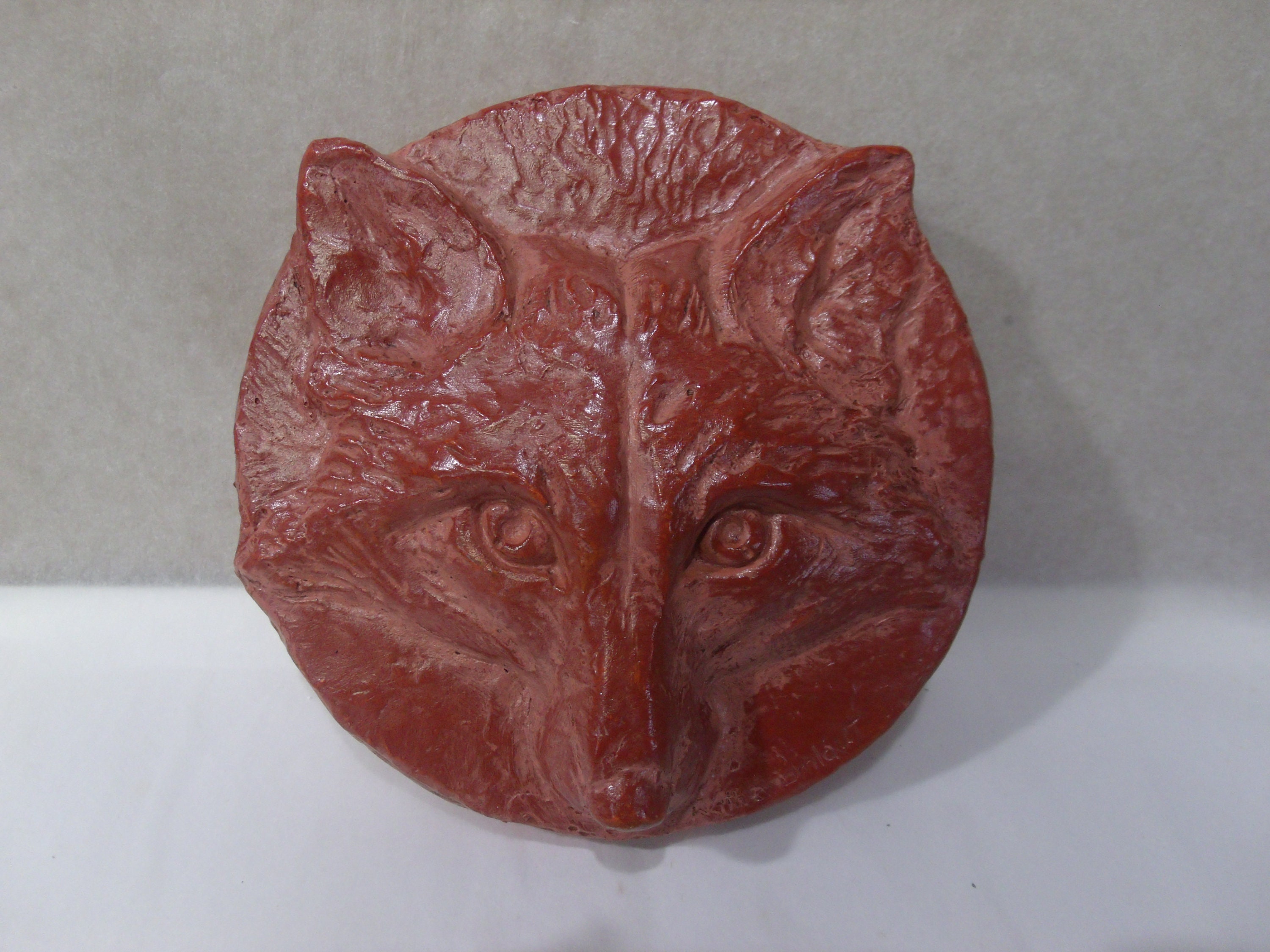 Red Hydrostone Art Tile FOX Face Round Sculpture Bas Relief Hydrostone Red Brown 5