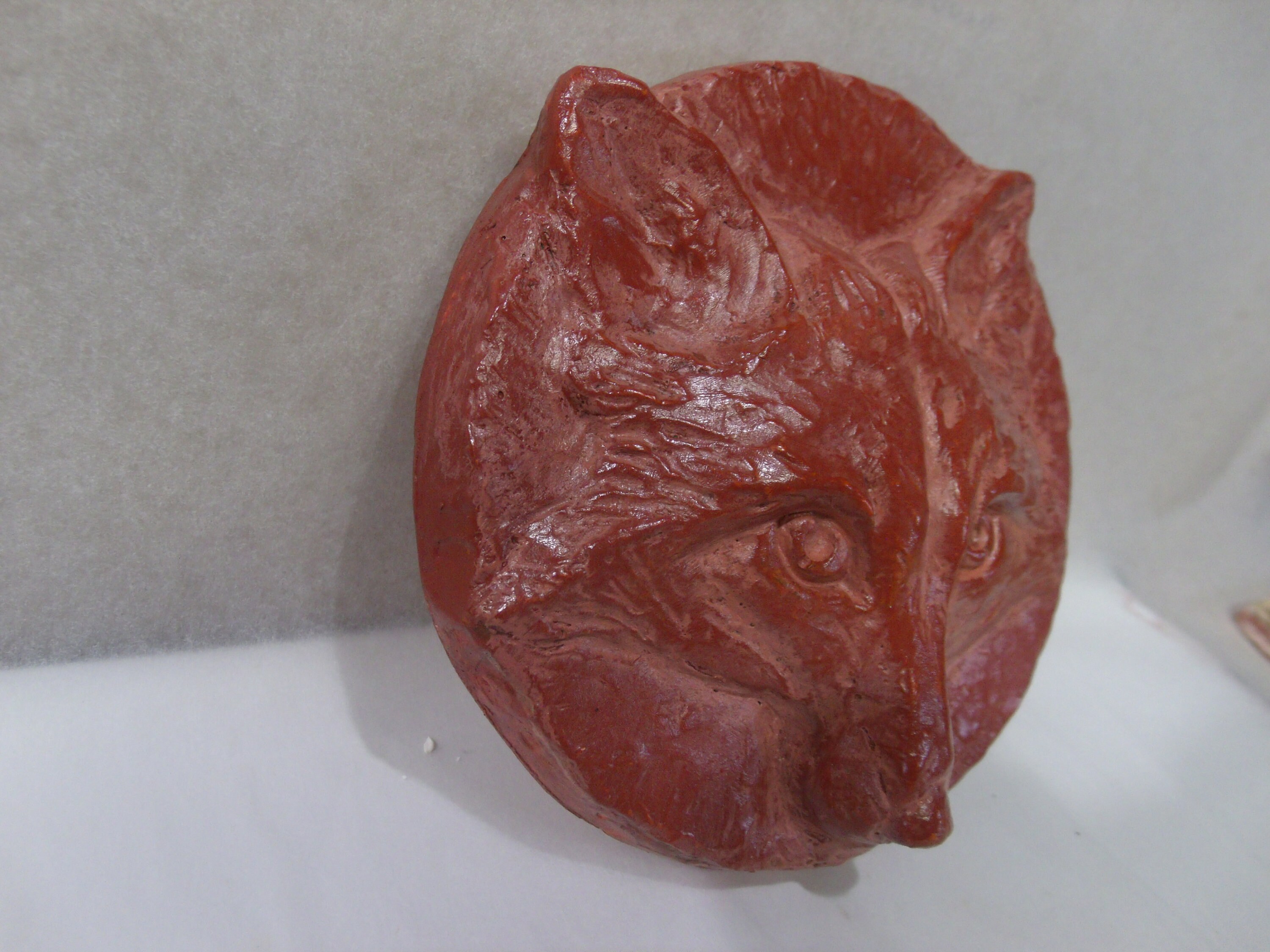 Red Hydrostone Art Tile FOX Face Round Sculpture Bas Relief Hydrostone Red Brown 5