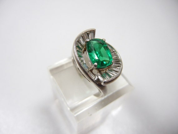 Emerald and Diamond Ring in Platinum / May births… - image 5