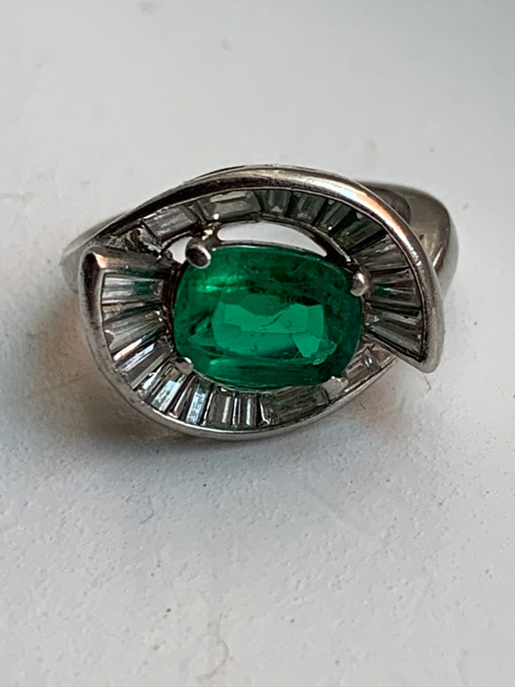 Emerald and Diamond Ring in Platinum / May births… - image 7