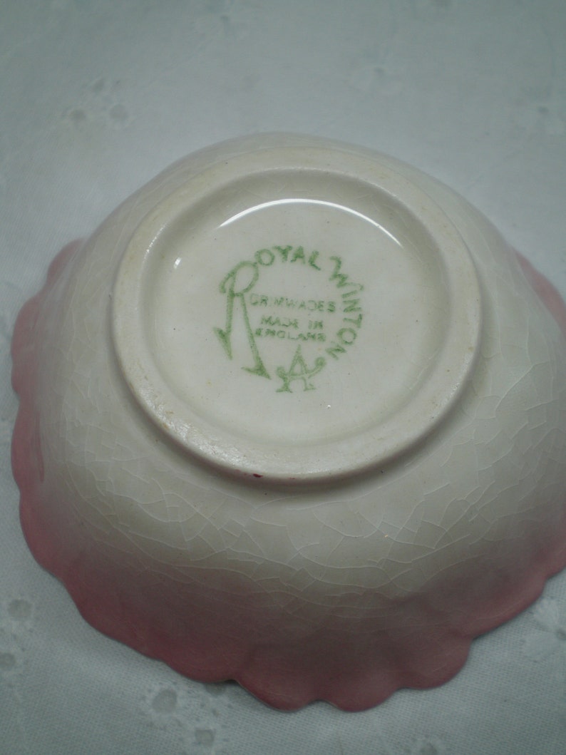 Royal Winton open salt / Pink salt cellar / Grimwades / salt dip / pink flower / Dogwood / the Crown / royalty image 4