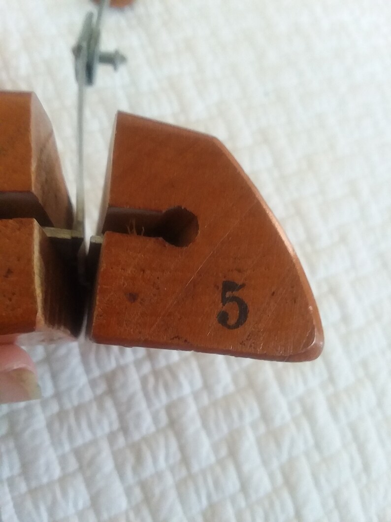 florsheim shoe stretcher