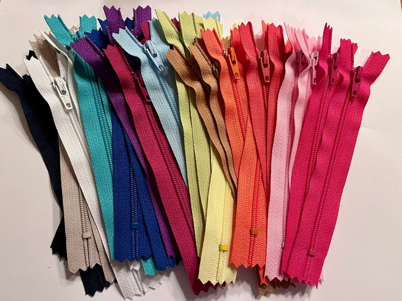 Zippers for pouches, 5 inches, 30 zippers in 15 colors, assortment of bright, light and neutral zippers, No 3 coil image 3