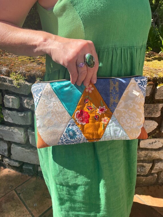 Bolsa de Patchwork Boho Chic Hecha a mano, terciopelo y satén