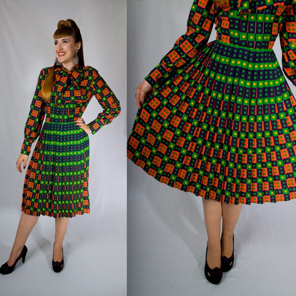 Vintage 50s SUZY PERETTE by Victor Costa Red Navy and Green Box Pleated Full Circle Secretary Day Party Dress (sz S M 4 6 8)