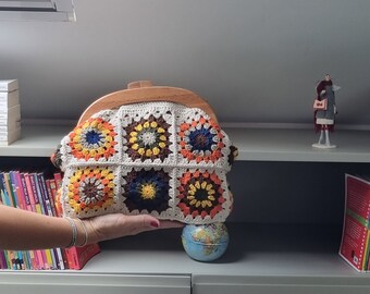 Crochet vintage clutch with colorful motifs kiss lock Lined crocheted, Spacious and Stylish