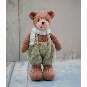 Little TEAROOM Bears 8"/ Modello per maglia giocattolo/ In tondo/ Modello animale lavorato a maglia/ Orsetto di peluche da 20 cm lavorato a maglia/ Cucciolo di orso