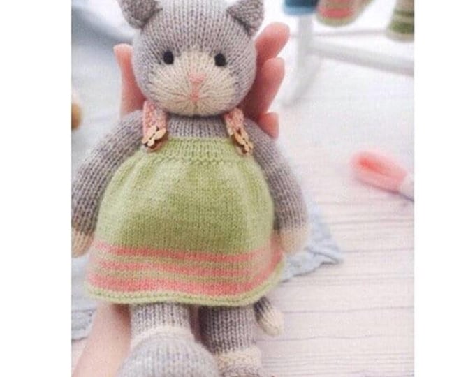 Tearoom Cat Knitting Pattern: (11”/28cm) Pinafore, Doll Clothes, Back and Forth