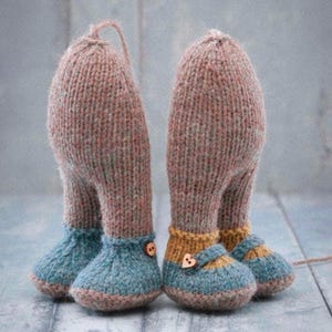 Little Bear Boots and Shoes Knitting Pattern: For 8”/20cm Tearoom Bears, Back and forth (PDF Pattern)