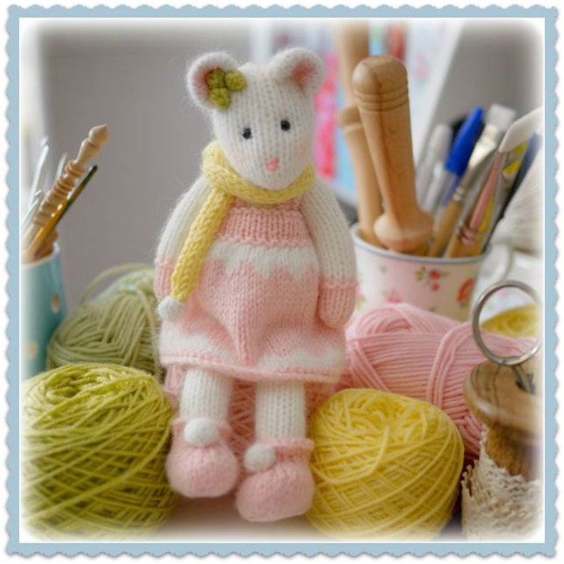 Mouse Knitting Pattern/ 2 WINTER Mice at the TEAROOM Toy Knitting Pattern/ Christmas/ Festive image 4