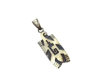 Newer Vintage Southwestern Style Geometric 925 Sterling Silver & Black Lizard / Gecko Unisex Pendant