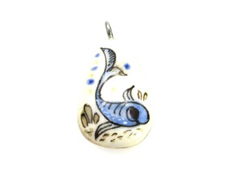 Vintage Tonala Style Mexico Hand Painted Blue Smiling MCM Fish 2&quot; Teardrop Rock Pendant Unisex