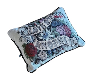 Vintage Currier and Ives Dakotah Love One Another Floral / Flower Tapestry 15x11 Accent Pillow AS IS