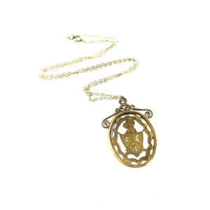 Vintage Unisex Złoty Ton / Brązowy Metal FCB Rycerze Pythiasa Wycinana Tarcza Wisiorek Naszyjnik