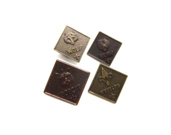 Vintage Boy Scouts of America Bronze Webelos Wolf Bobcat Bear Fleur de Lis Lot of 4 Lapel Pin Set