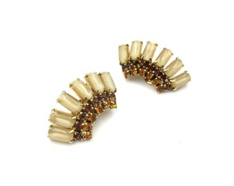 Vintage Pair of Art Deco Champagne Tan Moonglow Glass Brown Orange Rhinestone 1.5" Clip On Earrings Prom Jewelry
