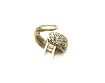 Vintage 1847 Rodgers Bros Minimalist Industrial Brutalist Size 8.5 Textured Unisex Bypass Spoon Ring