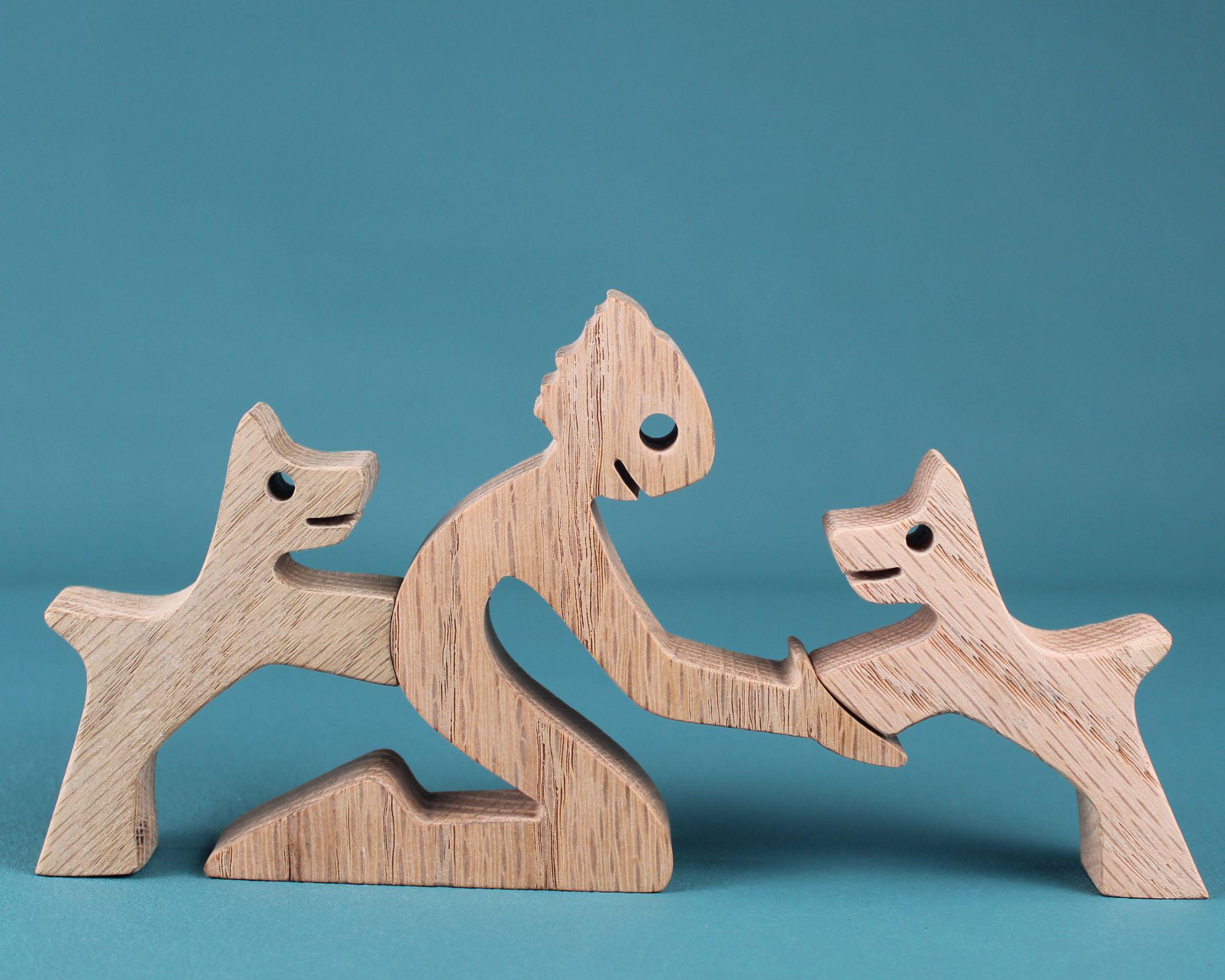木製 犬の彫刻 素朴な木製の男の子と犬の彫刻：手作りのペット記念碑 - Etsy 日本