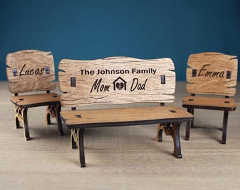 Personalisierte Mini Holzbank & Stühle Set: Gravierte romantische Andenken für Paare, Jubiläum, Gedenkstätte