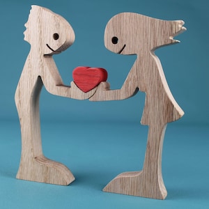 Elegant Oak Wood Couple Sculpture: Minimalist Romantic Figurine Gift for Partners, Sentimental Scroll Saw Art Home Décor Accent