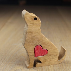 Handcrafted Rustic Oak Labrador Retriever Statue: Wooden Dog Figurine with Heart for Pet Memorial & Home Decor