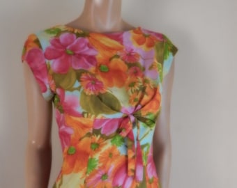 Muumuu dress,Hawaiian dress, vintage hawaiiana, vintage dress, waterfall back, polished cotton floral muumuu