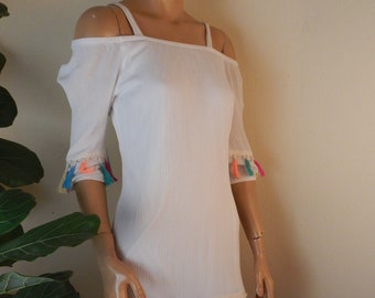 Vintage 90s hippie cotton fringe dress, small with lining, bust max 42, off the shoulder.