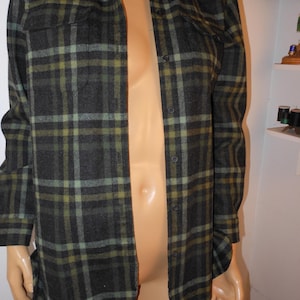 Vintage Pendleton Wool shirt, womens, petite medium. gray plaid,,