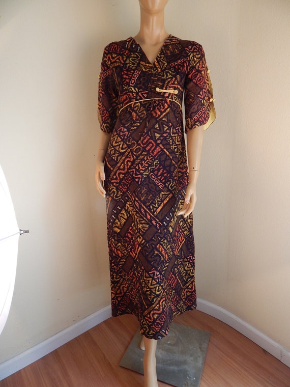Pake muumuu hawaiian barkcloth, appx size 8, vinta