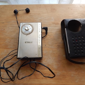 antique transistor radio, orion, It WORKS, leather case