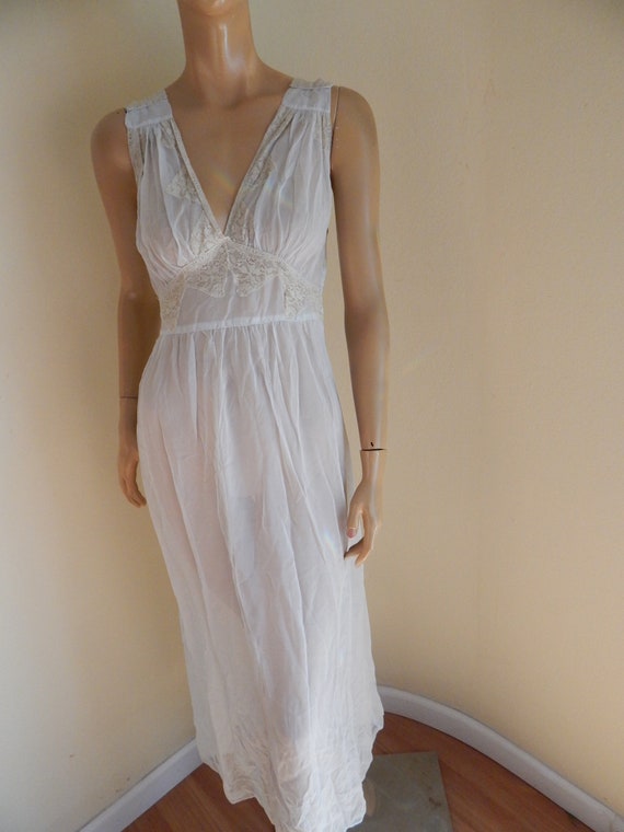 vintage 1940s nightgown and robe set, embroidered… - image 3