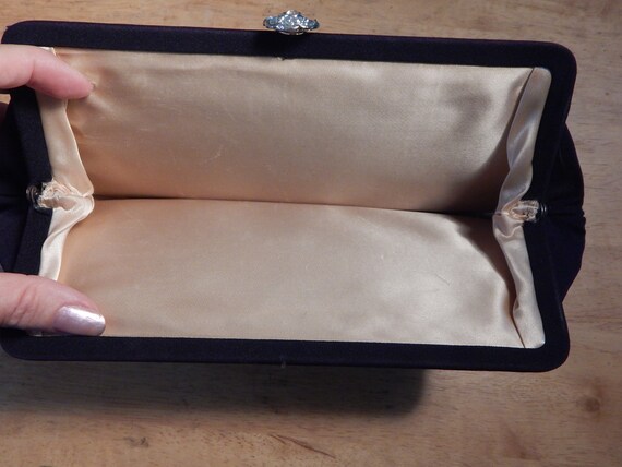 black satin clutch 1950s, gold satin inside, form… - image 2