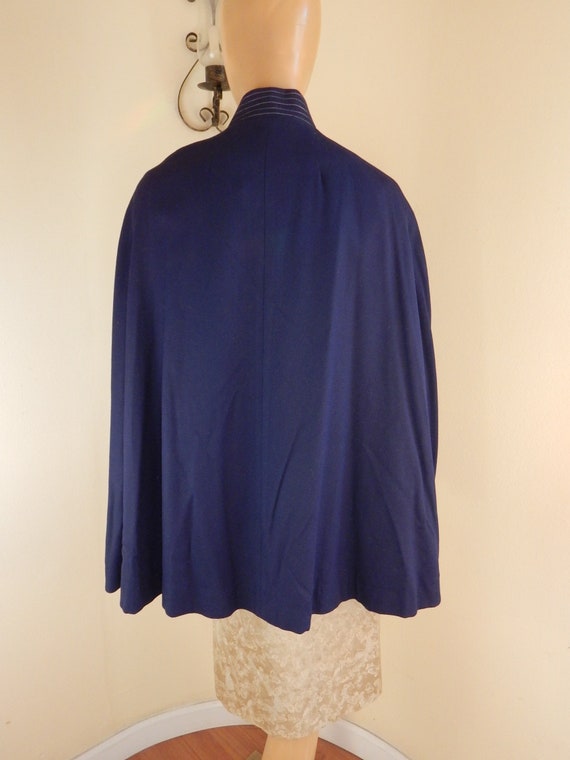 poncho navy blue, belted cape, vintage 1960s ponc… - image 7