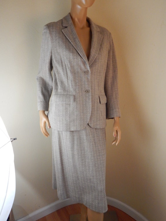 Dalton virgin wool suit, blazer and skirt, stretch, 1970s