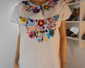 mexican embroidered top, all cotton, fancy smocking, bust 44..