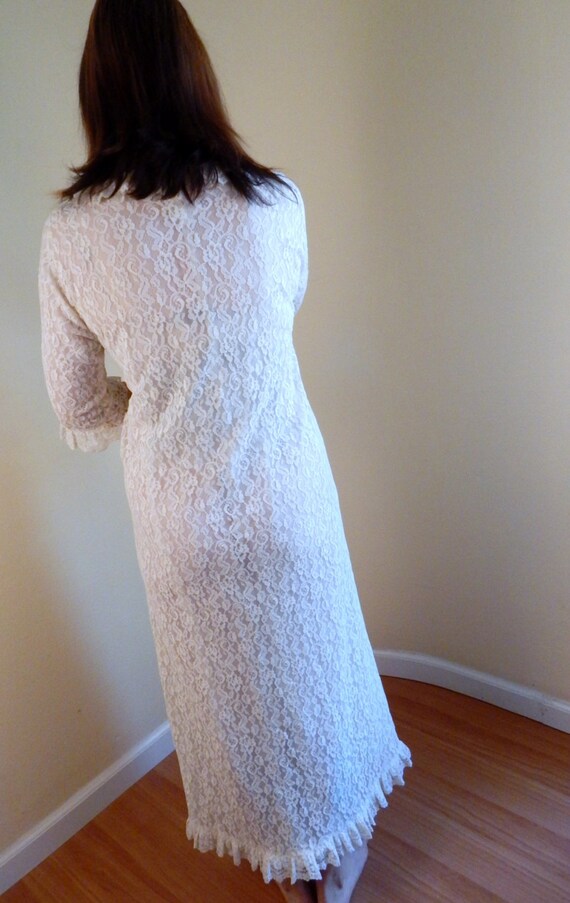 vintage WHITE LACE ROBE, Bridal robe , mid centur… - image 5