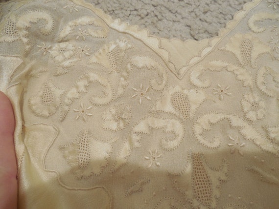 Silk Nightgown Small Yellow/cream scalloped edges… - image 3