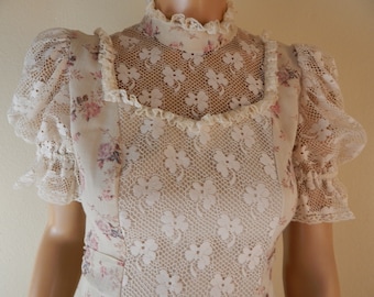 Vintage Boho 70s gown, handmade lace long gown, gunne sax style, boho 70s