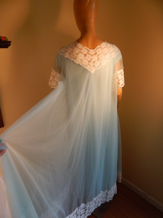 sheer vintage nightgown set, peignoir. light blue 