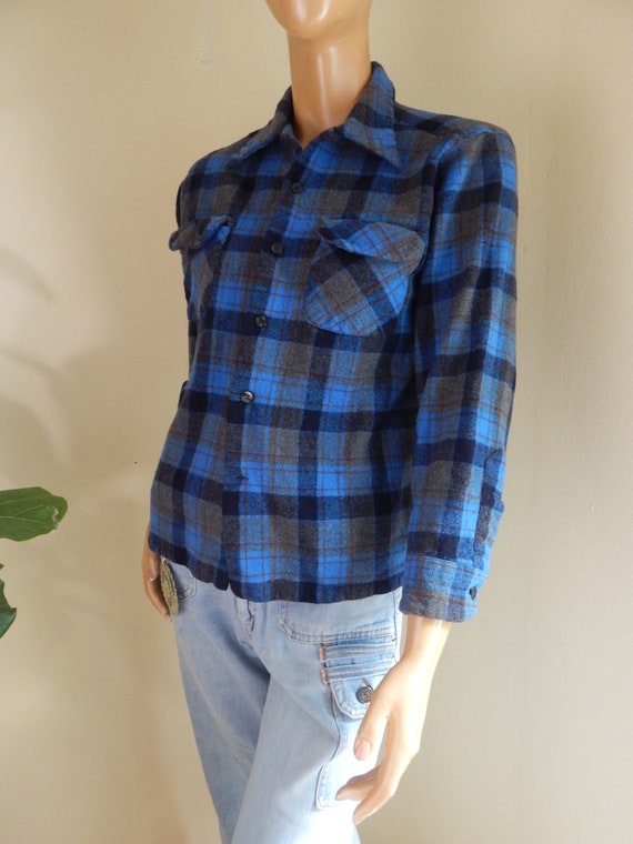 Pendleton womens wool flannel shirt, bust 42 - image 8