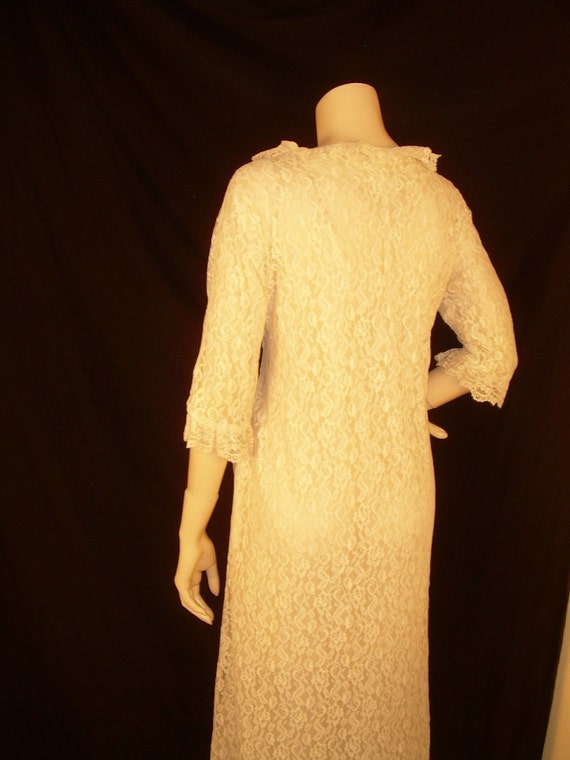 vintage WHITE LACE ROBE, Bridal robe , mid centur… - image 4