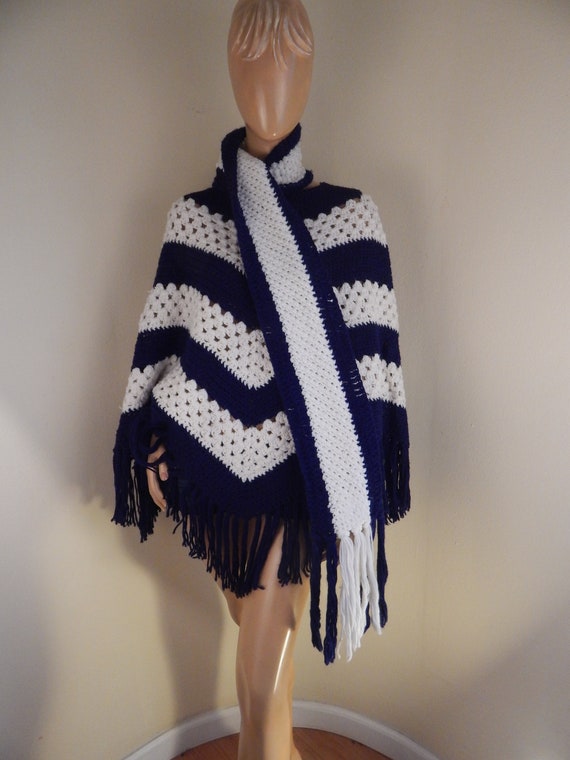 handmade poncho and scarf in new condition, vinta… - image 1