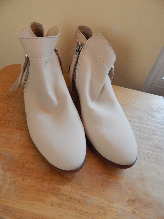 soft white leather booties size 6, sam edelman lo… - image 1