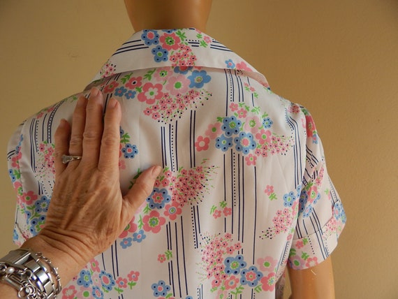 Womens 70s vintage floral blouse, womens poly flo… - image 6