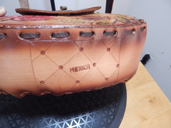 Mexican tooled leather purse, handpainted, all le… - image 3