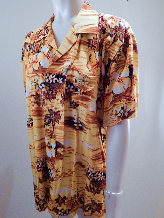 Vintage Mens Aloha Shirt,  Rayon shirt, 1970s shir