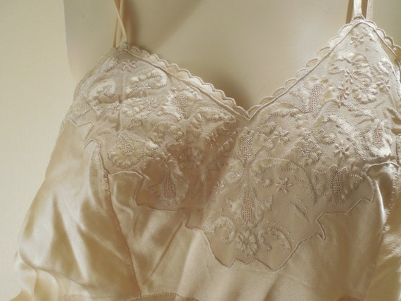 Silk Nightgown Small Yellow/cream scalloped edges… - image 2